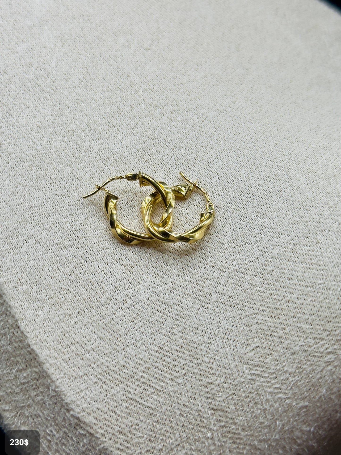 Earring Twisted